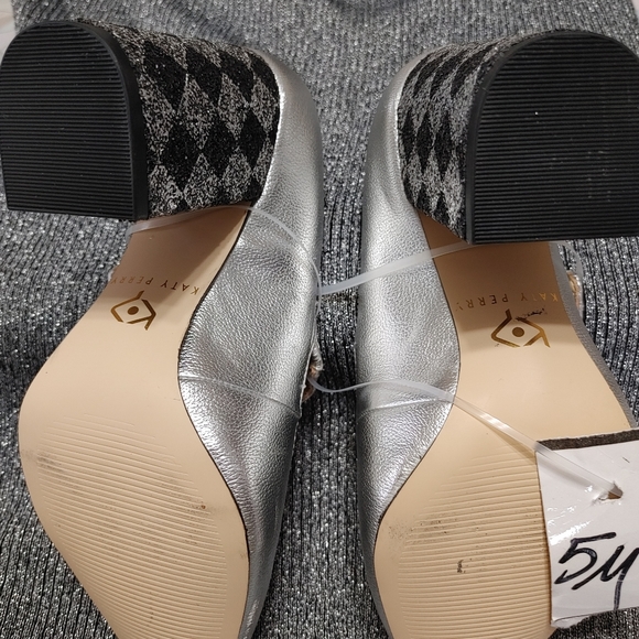 NWT KATY PERRY SILVER & BLACK HEELS - Picture 3 of 9
